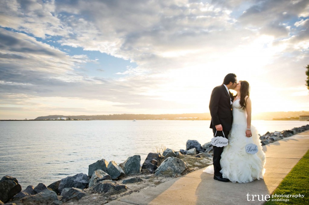 san diego bride and groom sign